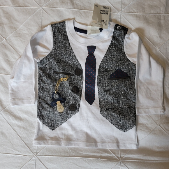 H&M Graphic tee - Picture 1 of 2